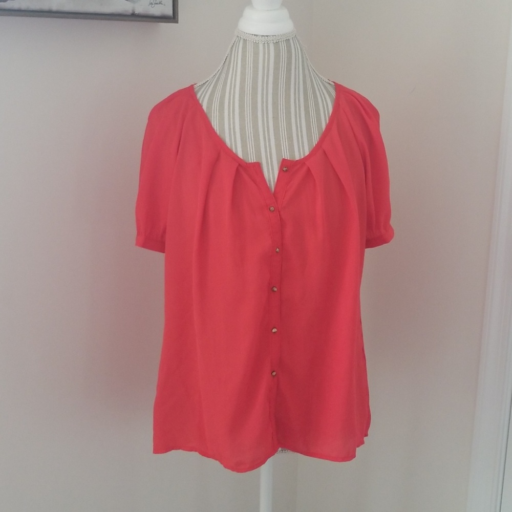 Short sleeve top